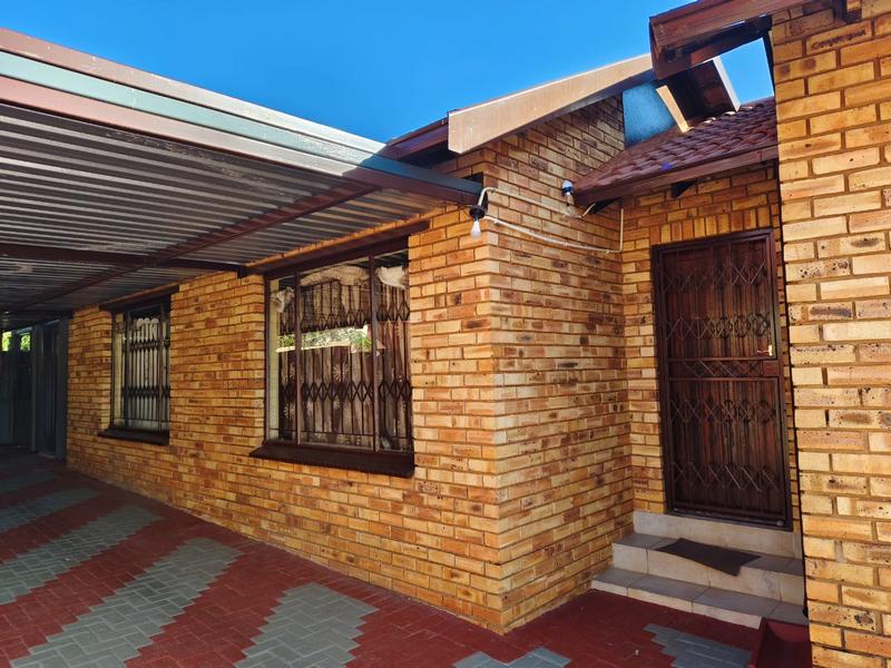 3 Bedroom Property for Sale in Geelhoutpark North West